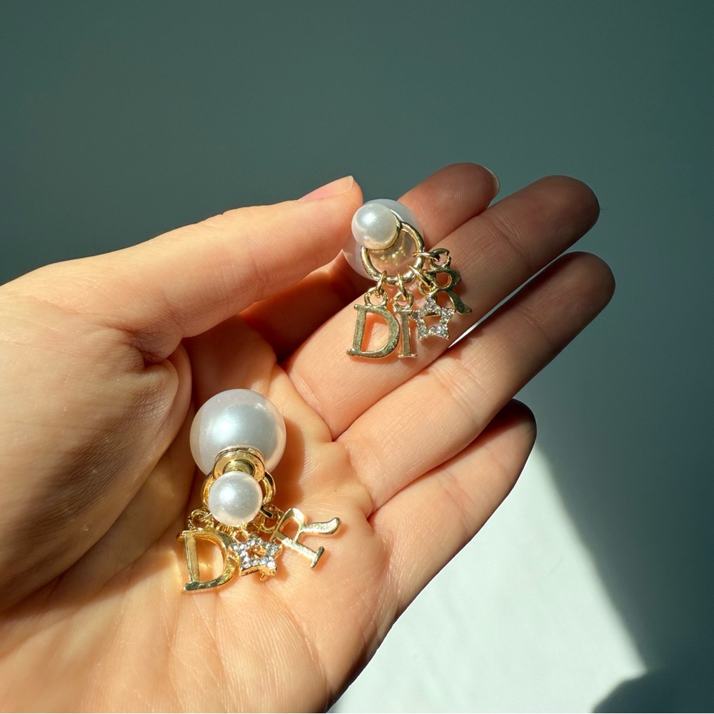 Dior Tribales Pearl and Gold Stud Earrings - Picture 4 of 16